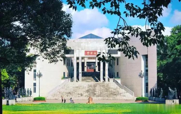 中国最闹鬼的大学,最吓人的学校鬼故事