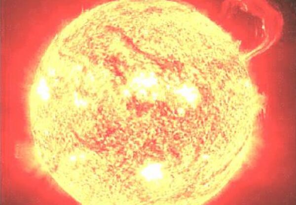 宇宙最亮的恒星之一，天鹅座KY-比太阳亮27万倍