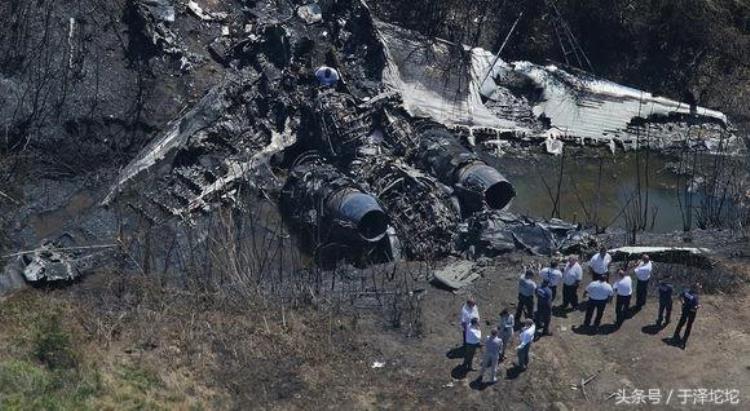 关于飞机灵异事件的恐怖传闻小说,飞机坠毁恐怖场面