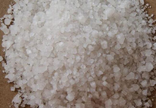 人可以几天不吃盐-长期少盐的危害有哪些（手脚无力）