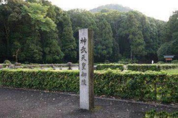 日本天皇古墓是中国人,死得最惨的天皇