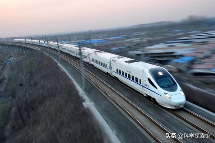 高铁不在地上为什么要架高「中国高铁为什么不走平地而是建在高架上看完佩服工程师的智慧」