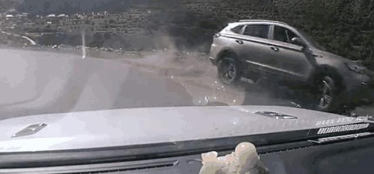 西藏自驾死亡事故有哪些「自驾游西藏途中车祸全家遇难」