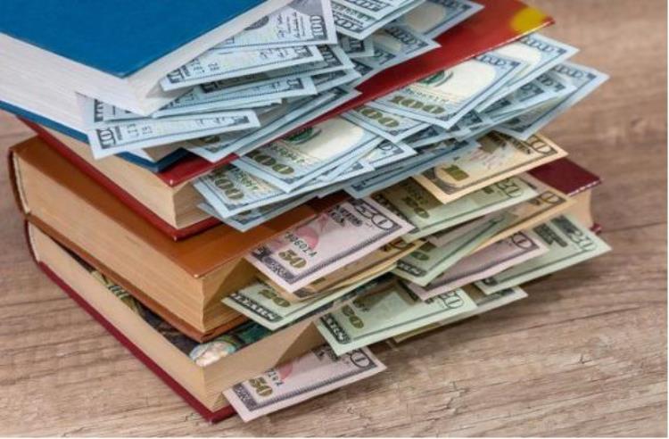 美国教材贵吗「美国的教材有多贵留学生买一本书等于上100个小时的班」