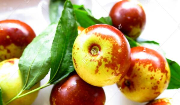 红枣和冬枣区别，品种不同-大小不同-功效口感不同