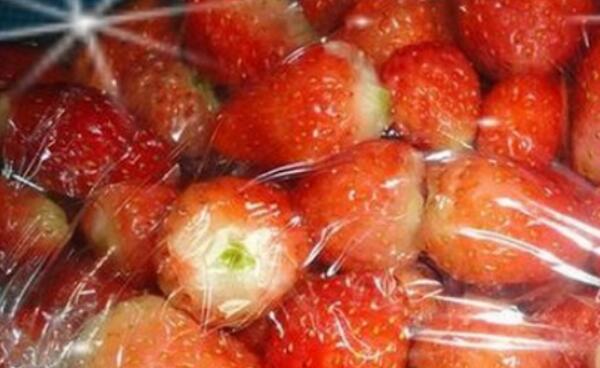 草莓可以放冰箱吗，可以冷藏不能冷冻（1-3天内吃完）