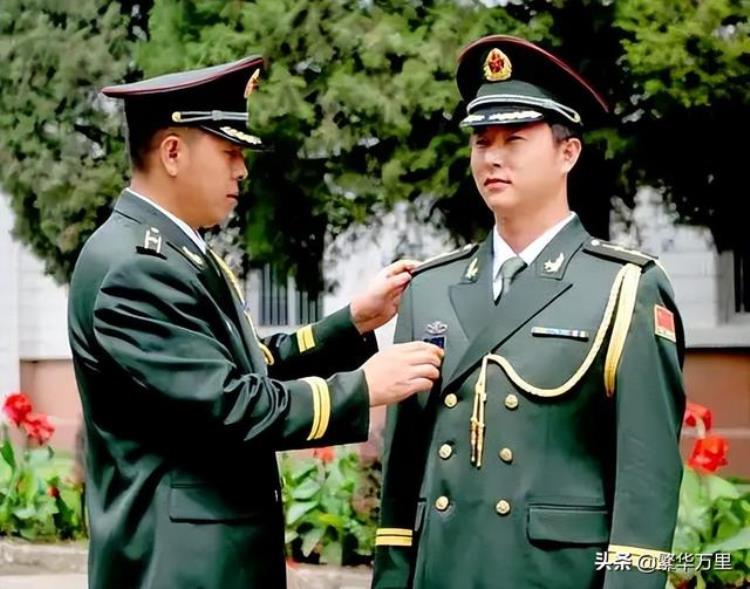 中国公安干警历经72年2021年为何开始使用礼服服装「中国公安干警历经72年2021年为何开始使用礼服」