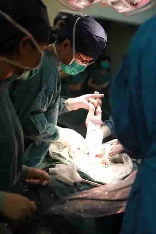 没有子宫，移植也行！上海一医院招患者，网友：男性可以吗？会有伦理问题吗？