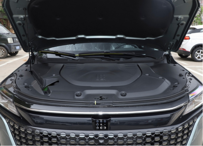 蓝电E5打开了SUV“油电同价”格局，9.98万能买插混SUV，还看啥CS75PLUS